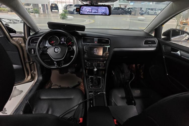 Used Volkswagen Golf 2017 1.6L Automatic Comfort Million-Vehicle Anniversary Edition