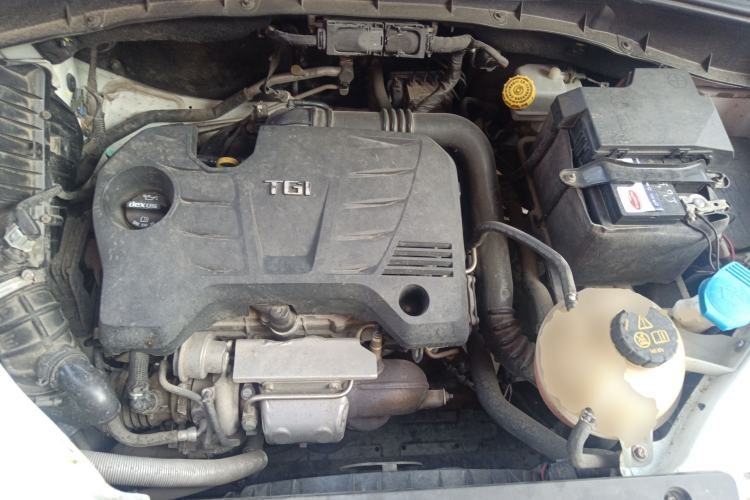 Used Roewe RX5 2016 Revised Version 20T Two-Wheel Drive Manual Transmission Luxury Edition
