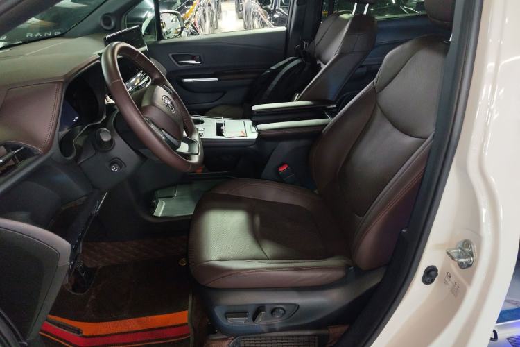 Used Toyota Granvia 2022 2.5L Hybrid Flagship Edition