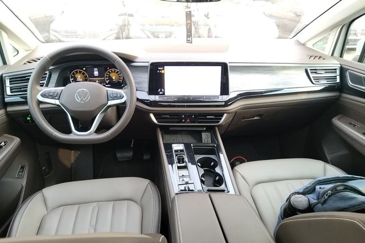 Used Volkswagen Viloran 2024 330TSI Luxury Edition
