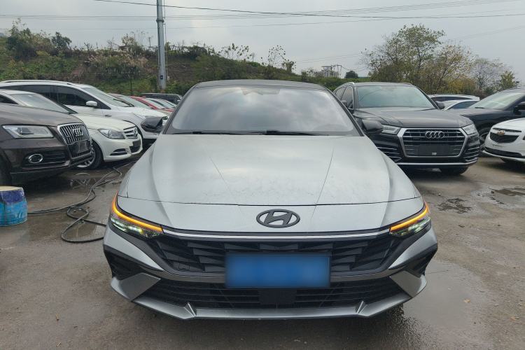 Used Hyundai Elantra 2023 1.5L CVT LUX Prestige Edition
