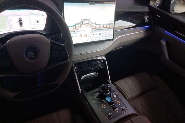 Used BYD Tang New Energy 2024 DM-i Glory Edition 112KM Flagship Model
