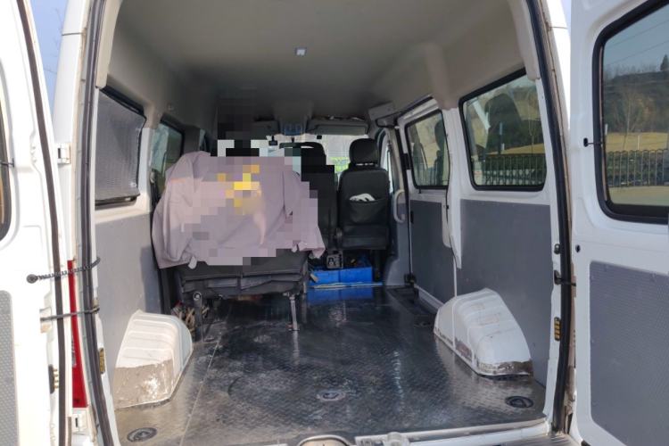 Used SAIC MAXUS Xintu V80 2021 2.0T PLUS Manual Aoyuntong Short Wheelbase Mid-Roof 5/6-Seater