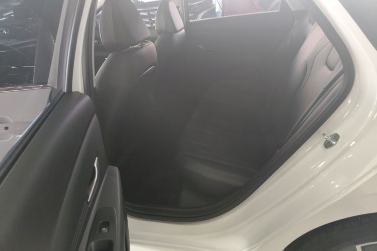 Used Hyundai Elantra 2023 1.5L CVT LUX Prestige Edition
