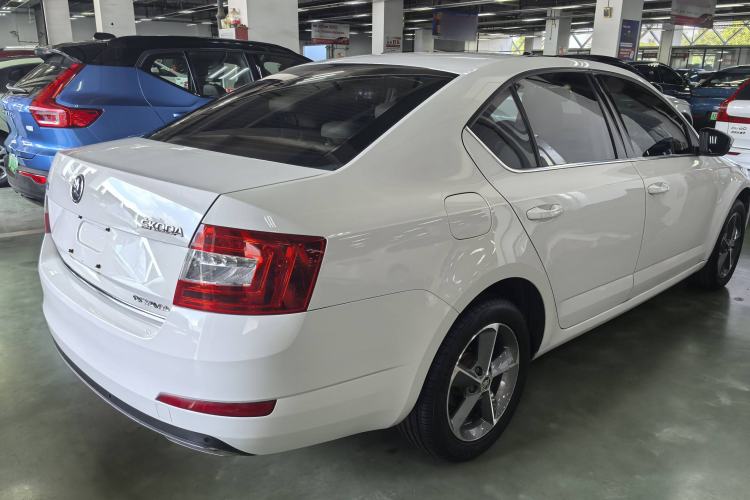 Used Skoda Octavia 2015 1.6L Automatic Yijun Edition
