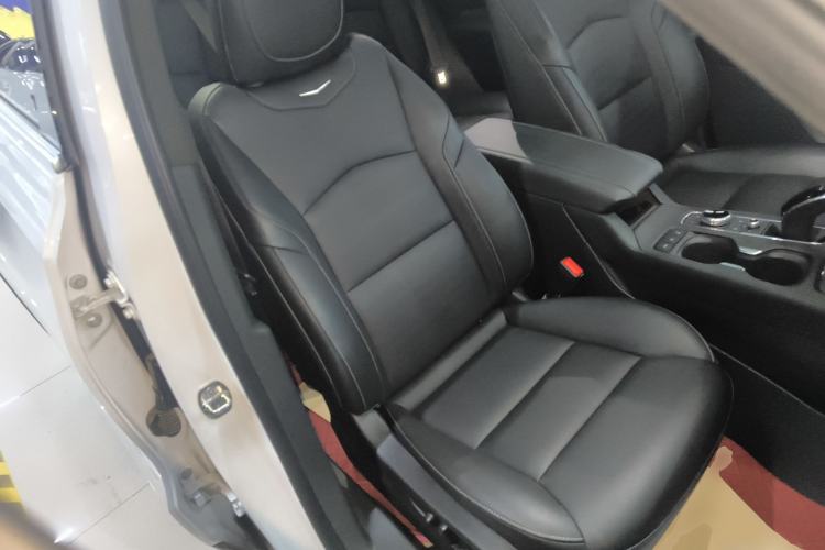 Used Cadillac XT4 2020 28T Two-Wheel-Drive Leading Version