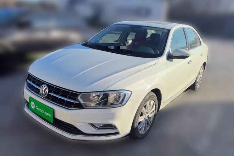 Used Volkswagen Bora 2016 1.6L manual Comfort trim level
