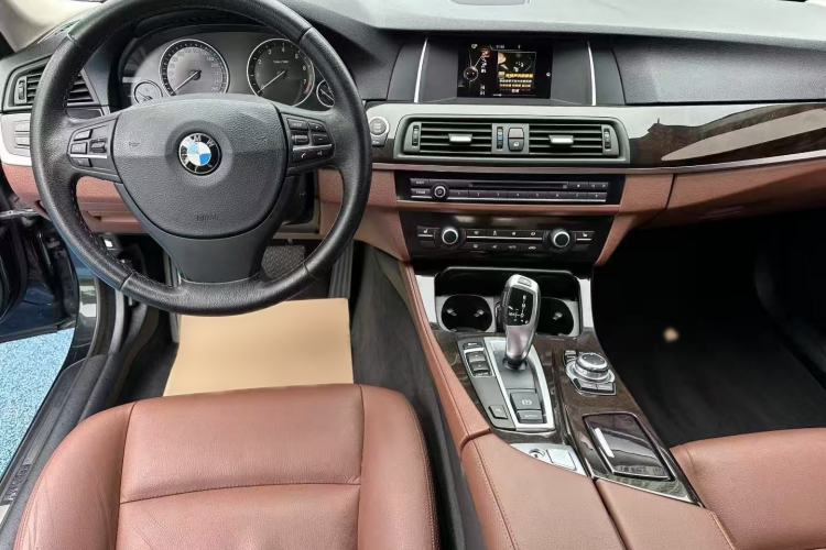 Used BMW 5 Series 2014 525Li Leading Model
