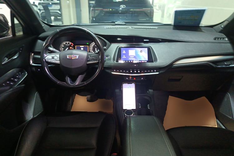 Used Cadillac XT4 2020 28T Two-Wheel-Drive Leading Version
