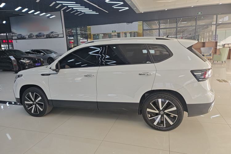 Used Volkswagen Tharu 2023 300TSI Two-Wheel-Drive Moonlight Edition
