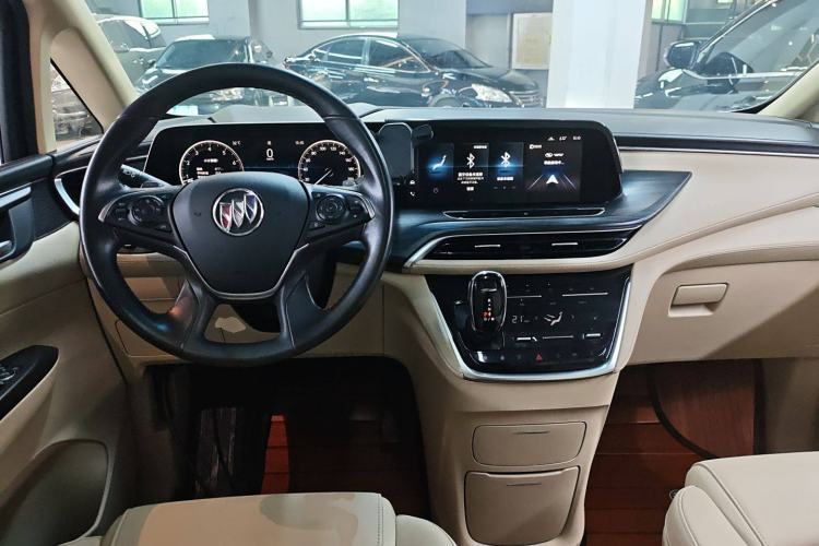 Used Buick GL8 2022 ES Landtrek 653T Luxury Edition