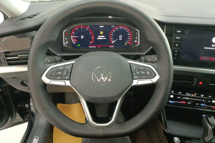 Used Volkswagen Passat 2025 Outstanding Model 380TSI Dragon Glory Edition
