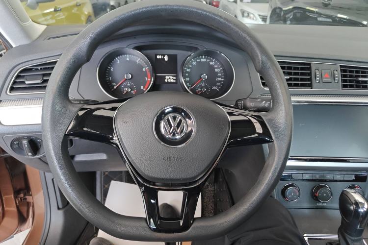 Used Volkswagen Lamando 2015 230TSI DSG Fashion Edition
