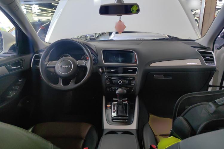 Used Audi Q5 2017 Plus 40 TFSI Ambition Model