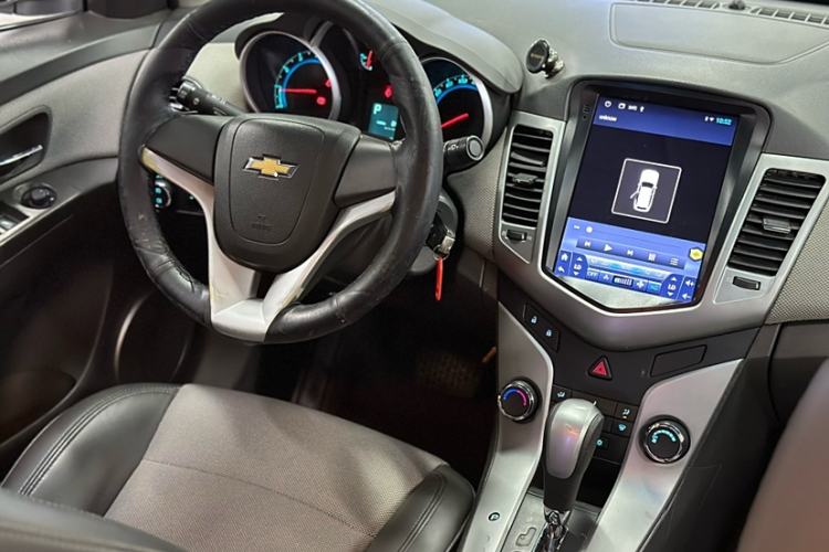 Used Chevrolet Cruze 2013 1.8L SE AT
