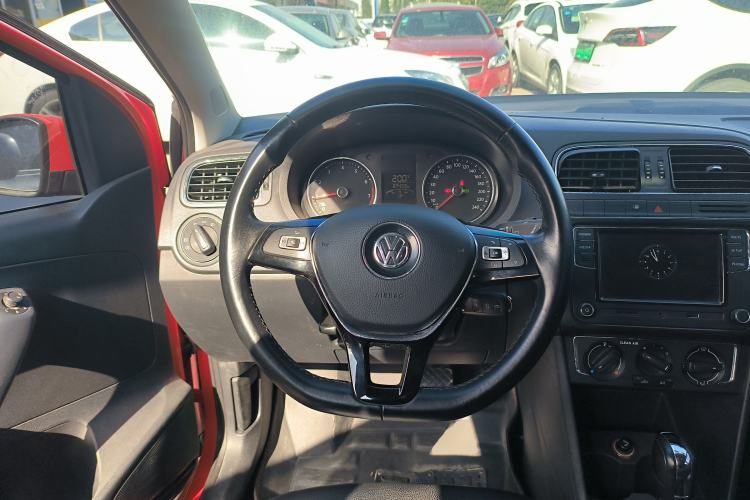 Used Volkswagen Polo 2016 1.6L Automatic Comfort Model
