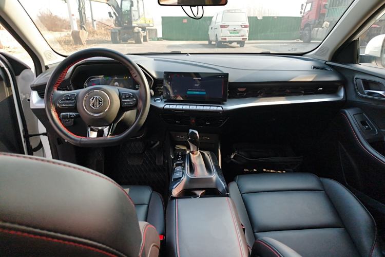 Used MG 5 2022 180 DVVT CVT Youth Luxury Edition
