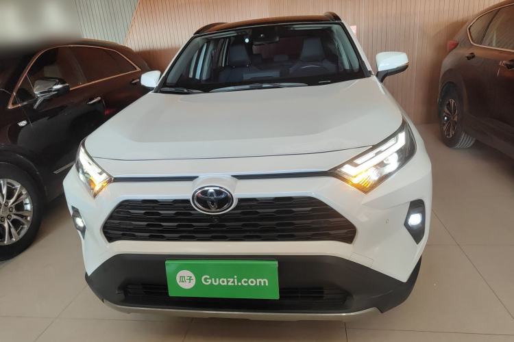 Used Toyota RAV4 2023 2.0L CVT Two-Wheel Drive 20th Anniversary Platinum Edition
