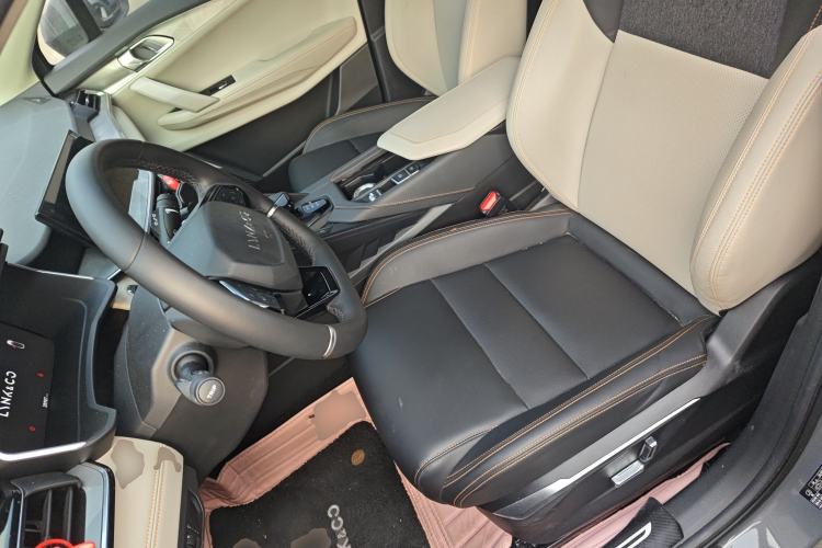 Used Lynk & Co 06 EM-P 2022 PHEV 84 km Range Pro Version