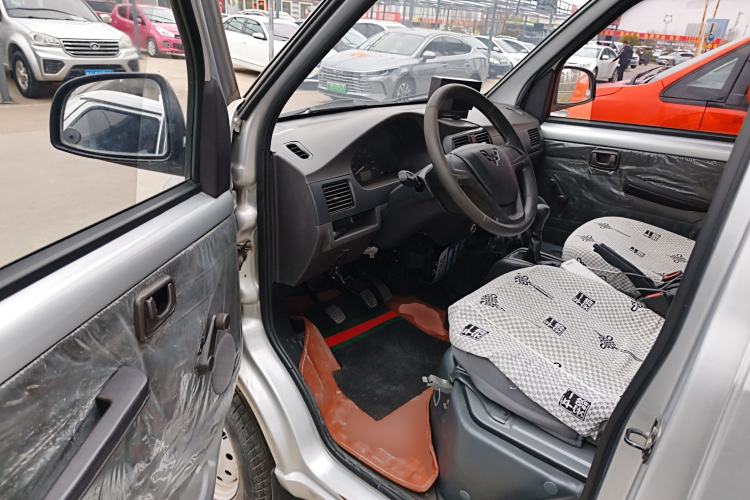 Used Wuling Rongguang 2021 1.5L Extended Basic Window-Sealed 5-Seat L3C Car
