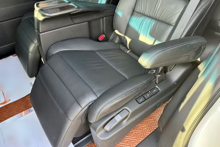 Used Honda Elysion 2016 2.4L Luxury Edition
