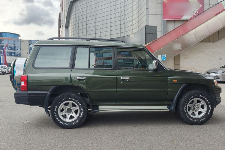 Used Leopaard Q6 2015 2.4L Manual 4x4 Excellence Edition
