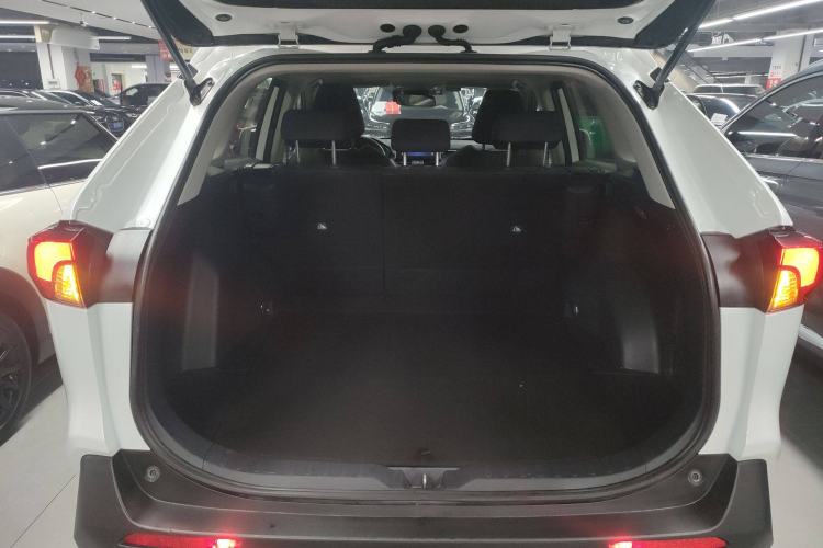 Used Toyota RAV4 2022 2.0L CVT Two-Wheel Drive Fashion Edition
