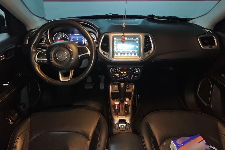 Used  Compass 2017 200T Automatic Family Edition