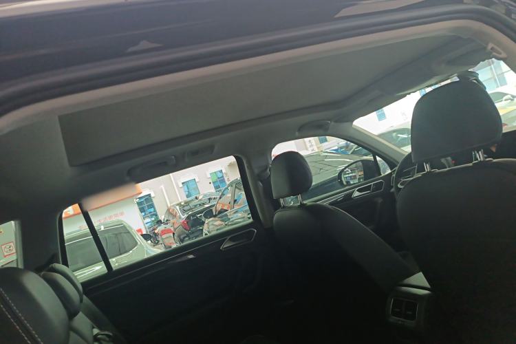 Used Volkswagen Tiguan L 2024 Outstanding Model 300TSI Automatic Two-Wheel Drive Longteng Edition