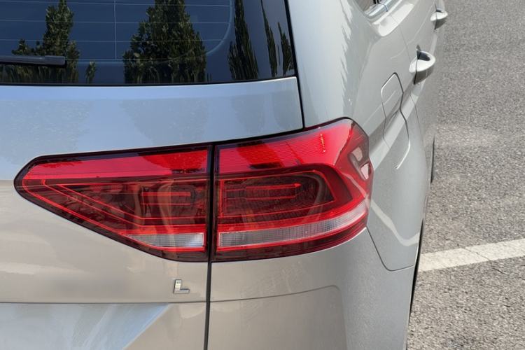 Used Volkswagen Touran 2016 Volkswagen Touran L 330TSI DSG Luxury Edition