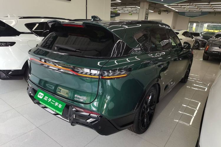 Used VOYAH FREE 2025 318 259 km All-Wheel-Drive Exploration Edition