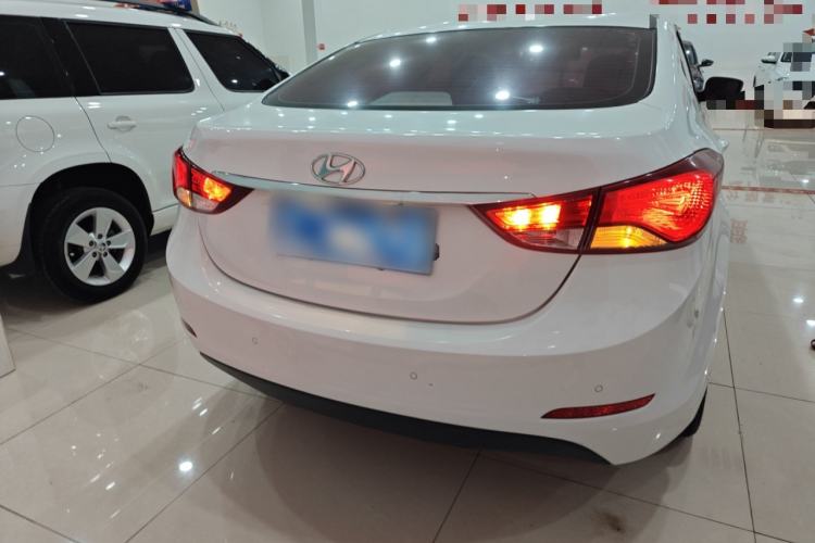 Used Hyundai Elantra 2016 1.6L Automatic Smart Version
