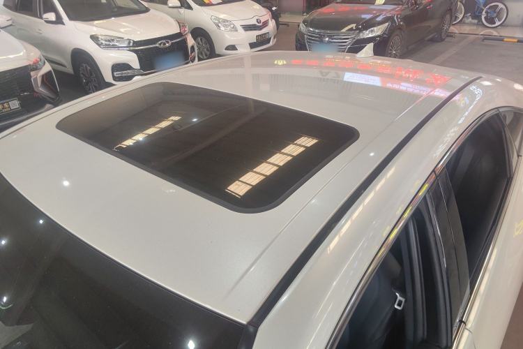 Used Toyota Avalon 2023 Dual-Engine 2.5L Luxury Edition
