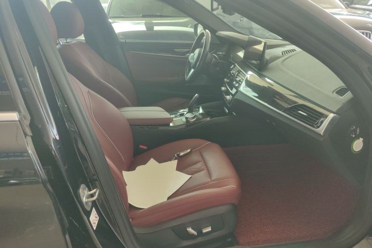 Used BMW 5 Series 2021 Facelifted 525Li M Sport Package
