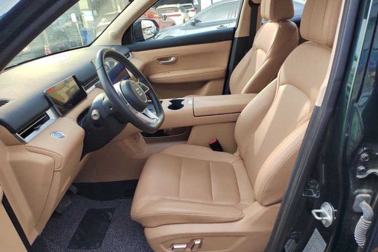 Used  E5 PLUS 2025 165 km Long-Range Version PLUS 7-Seater