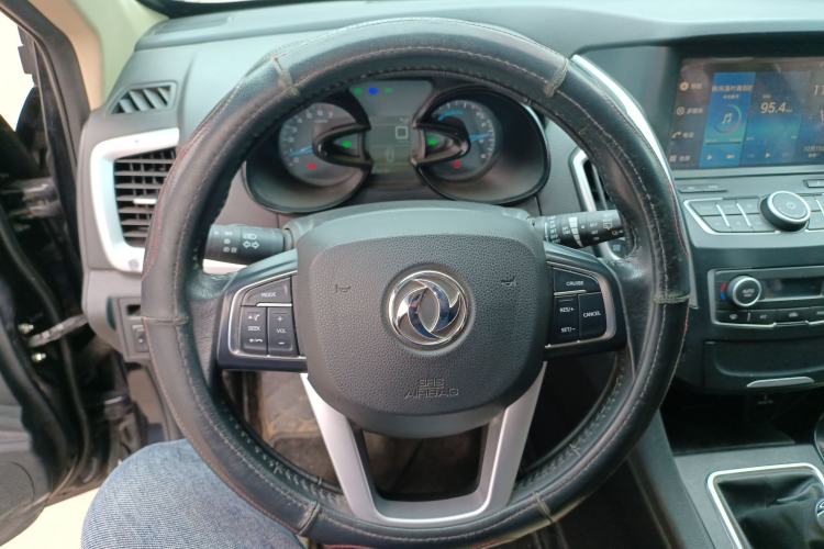 Used Dongfeng Aeolus AX7 2015 2.0L Manual Zhiyi Trim