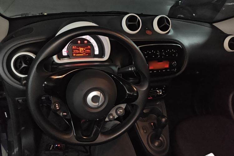 Used  forfour 2018 1.0L 52 kW Dynamic Edition