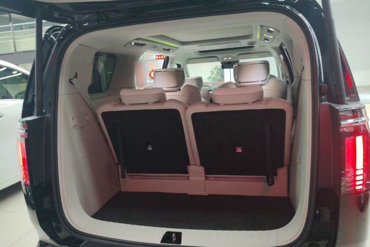 Used Volvo EM90 2025 Ultra Six-Seater