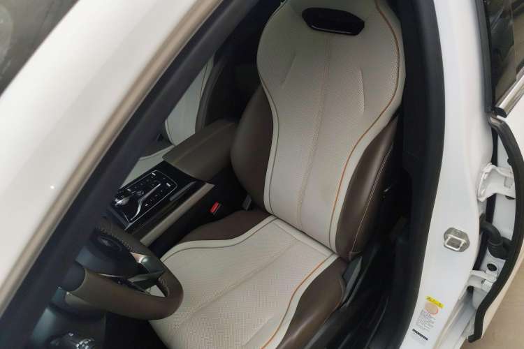 Used BYD Qin PLUS 2024 HONOR Edition DM-i 120KM Beyond Model
