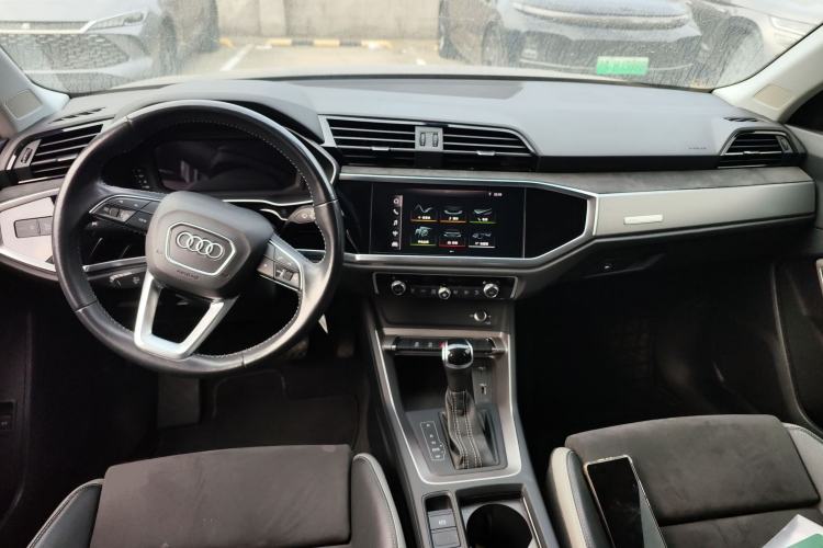 Used Audi Q3 2020 35 TFSI Ambition Dynamic Edition
