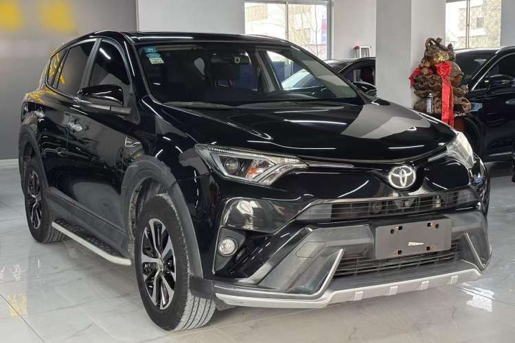 Used Toyota RAV4 2018 2.0L CVT Two-Wheel Drive Fashion X Edition