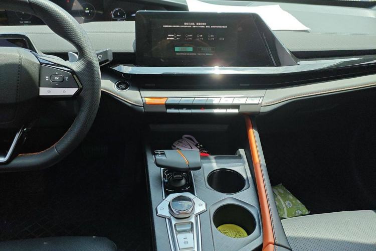 Used Changan UNI-V 2022 1.5T Prestige Version
