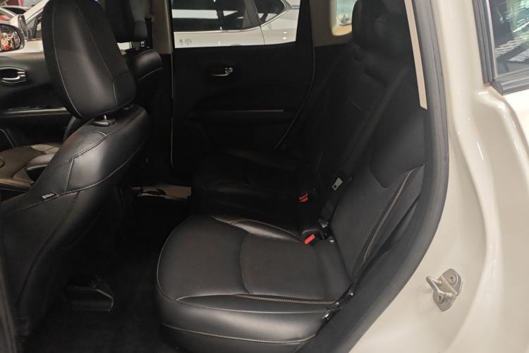 Used  Compass 2017 200T Automatic Family Edition
