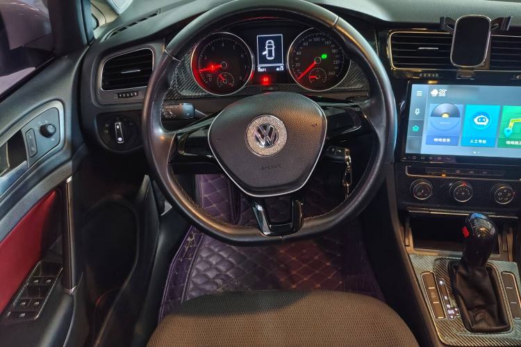 Used Volkswagen Golf 2016 180TSI Automatic Comfort Model
