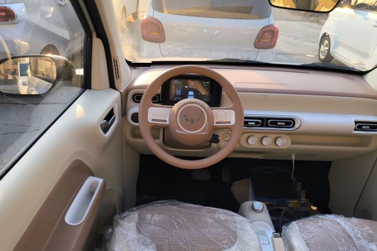 Used Wuling Hongguang MINIEV 2024 3rd Generation 215km Youth Edition
