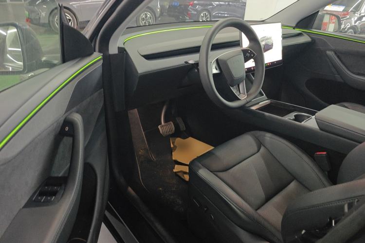 Used Tesla Model Y 2025 Long-Range All-Wheel Drive First Edition