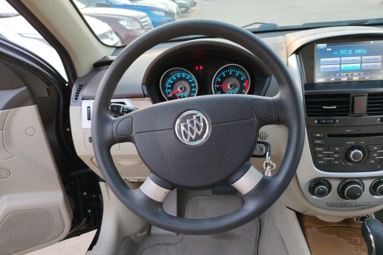 Used Buick Excelle 2015 1.5L Automatic Classic Model
