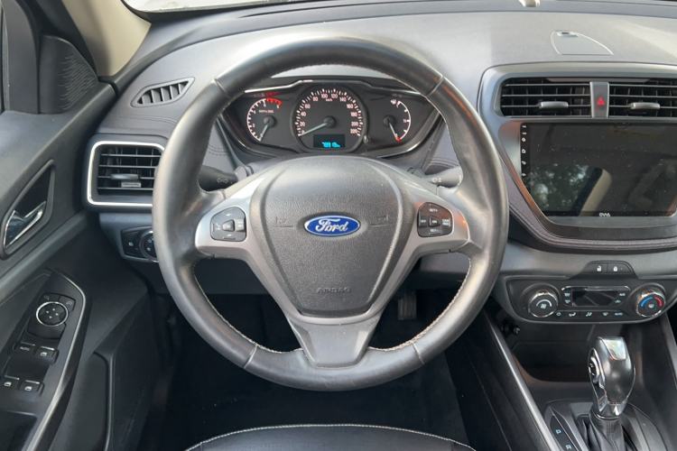 Used Ford Escort 2015 1.5L Automatic Fashion Model
