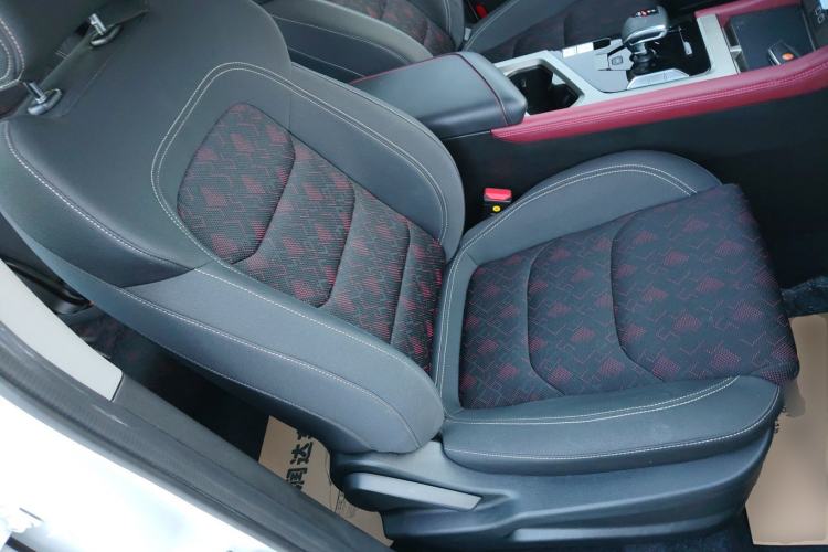 Used JETOUR X70 2023 1.5T DCT Beyond PRO Edition 5-Seater
