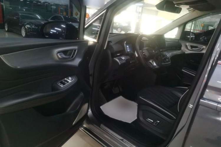 Used Roewe iMAX8 2021 400TGI Supreme Series Lu Zun Edition
